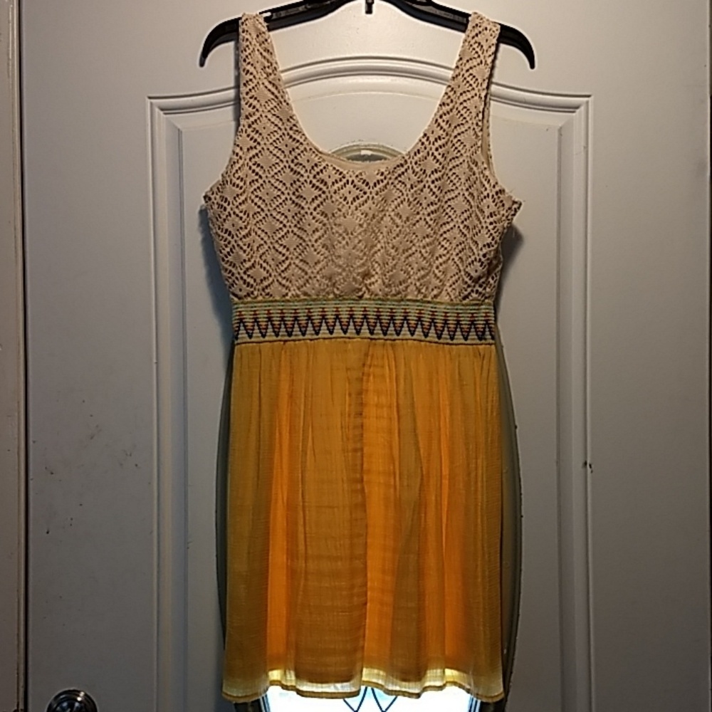 Dress - Picture 2 of 2